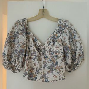 Abercrombie puff sleeve floral. Worn once, excellent condition, very flattering!